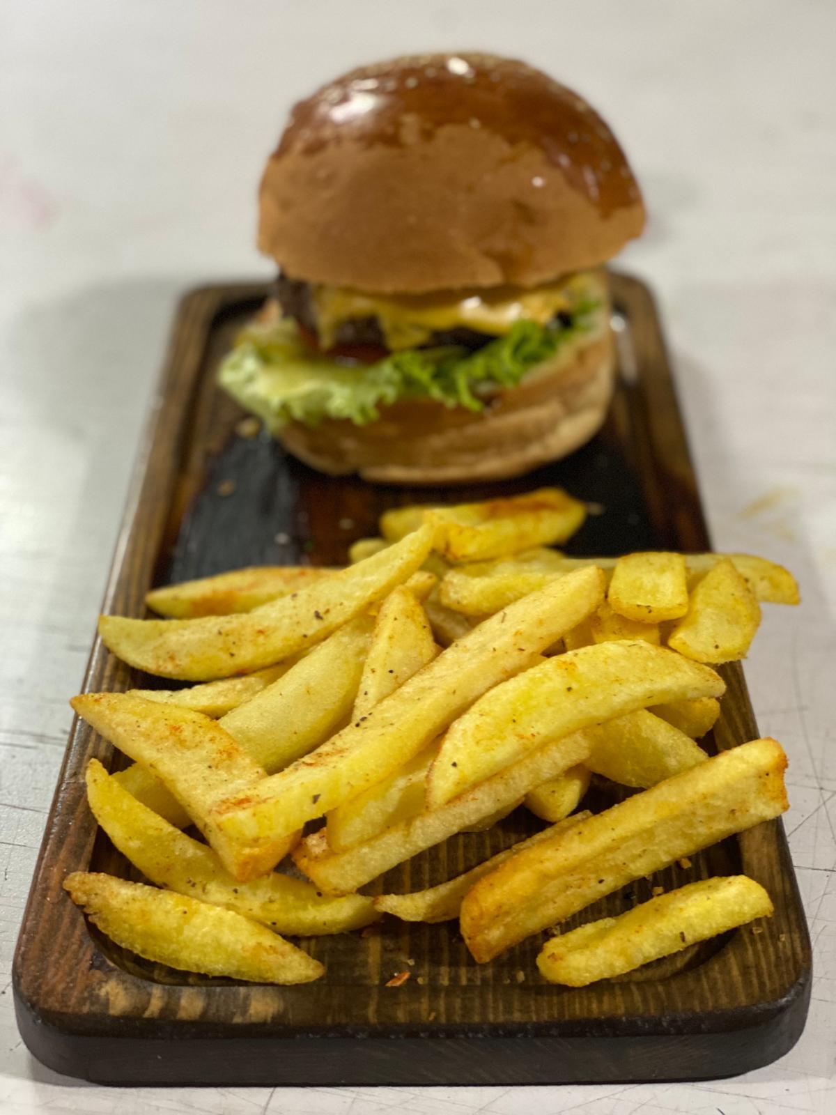 Cheese Burger & Cips